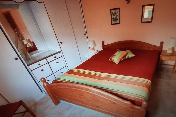 Gepflegtes Ferienhaus mit Pool und Garten direkt am Cami de Cavalls. in Cala en Porter, Alaior Gemeinde