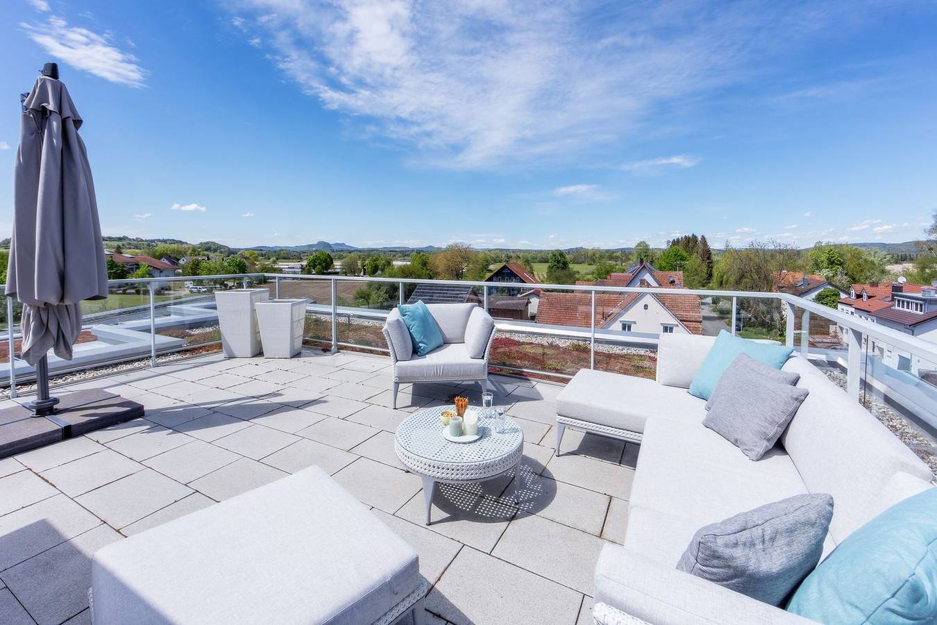 Ganze Wohnung, Highlight Penthouse in Moos am Bodensee, mit Dachterrasse für 2-4 Personen in Moos, Untersee