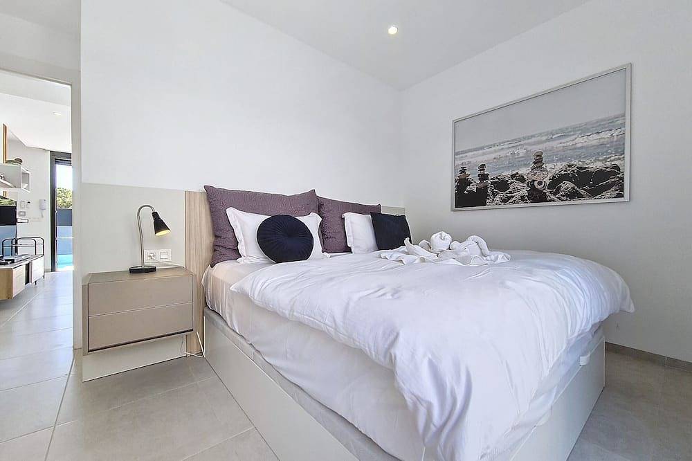 Villa with pool, jacuzzi and roof terrace in Golf Resorts Murcia, San Javier