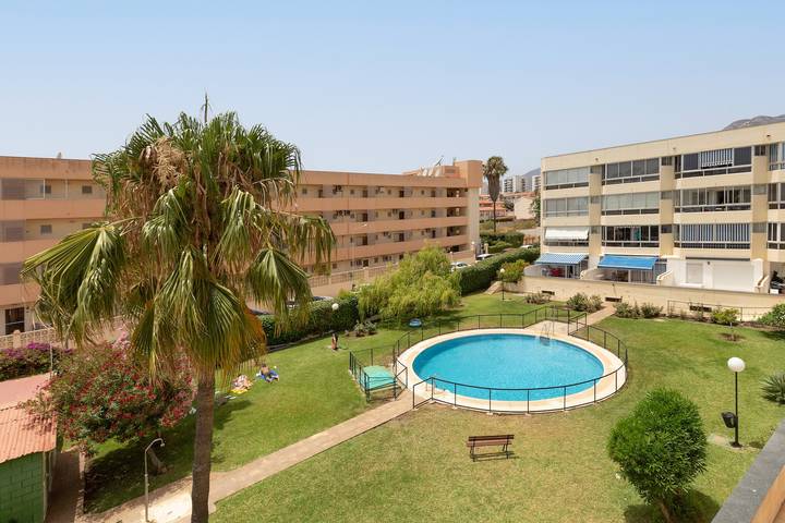 Entire apartment, Apartment "Vista Marina" with Sea View, Shared Pool & Wi-Fi in La Carihuela, Torremolinos