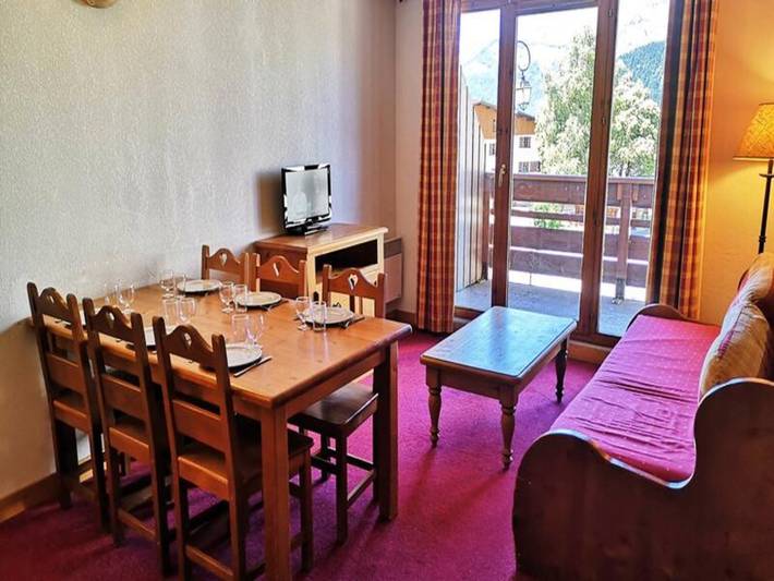 Gîte pour 6 personnes, avec piscine et balcon dans Office De Tourisme De Notre Dame De Bellecombe