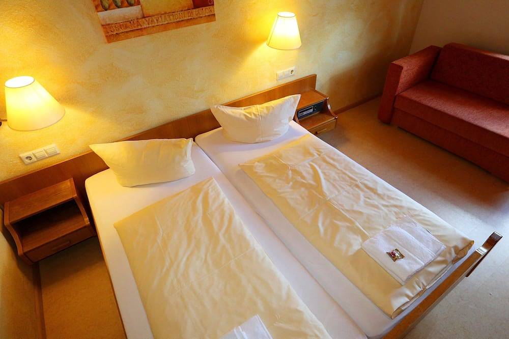Dreibettzimmer Kat. A, Nichtraucher, Wc und Dusche - Hotel Werneths Landgasthof in Europa-Park, Rheinhausen