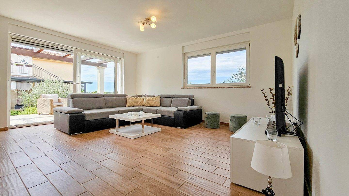 "Villa Pavlovic" with garden and grill in Région d'Umag