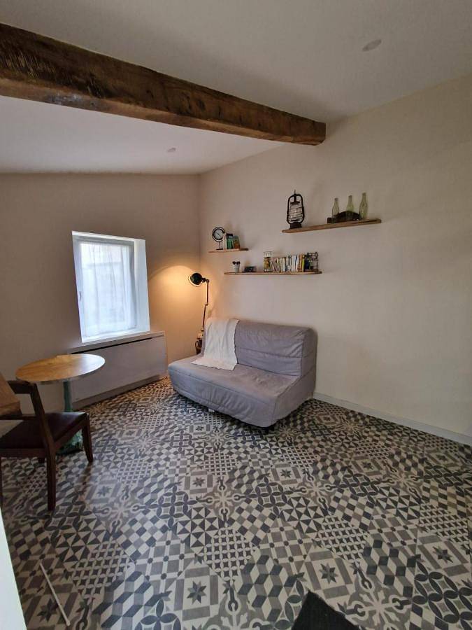 Gîte pour 2 personnes, avec jardin à Touvre