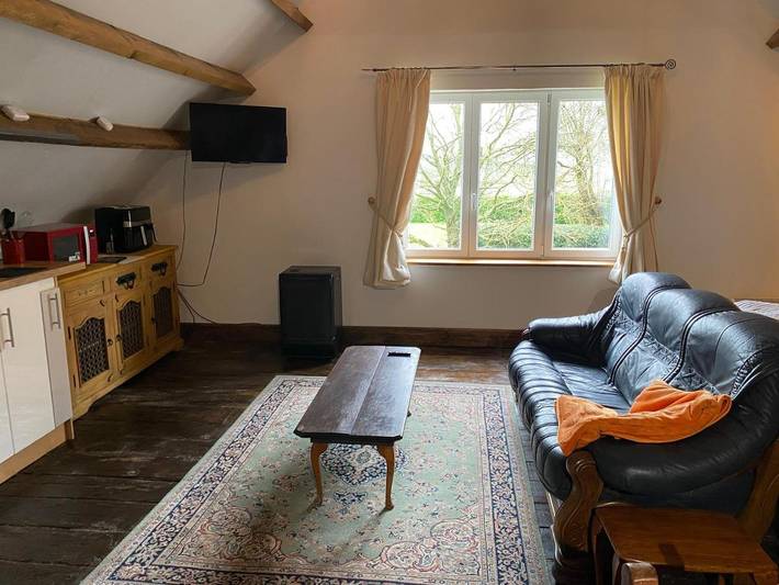 Location de vacances pour 2 personnes, avec vue et jardin à Saint-Cyr-du-Bailleul - 3