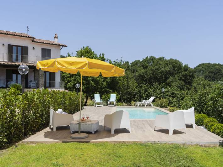 Ferienhaus für 14 Personen, mit Balkon und Garten sowie Seeblick in Latium - 2