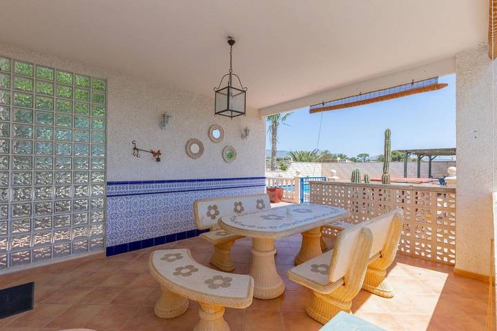 Gîte pour 10 personnes, avec jardin ainsi que terrasse et piscine à Monforte del Cid - 3
