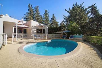 Villa for 6 People in Guia, Faro District, Photo 1