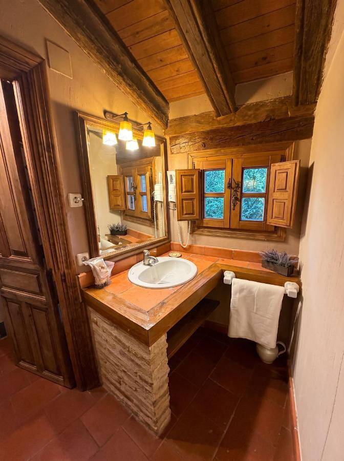 Apartamento para 2 personas, con Terraza además de Jacuzzi y Jardín en Turégano