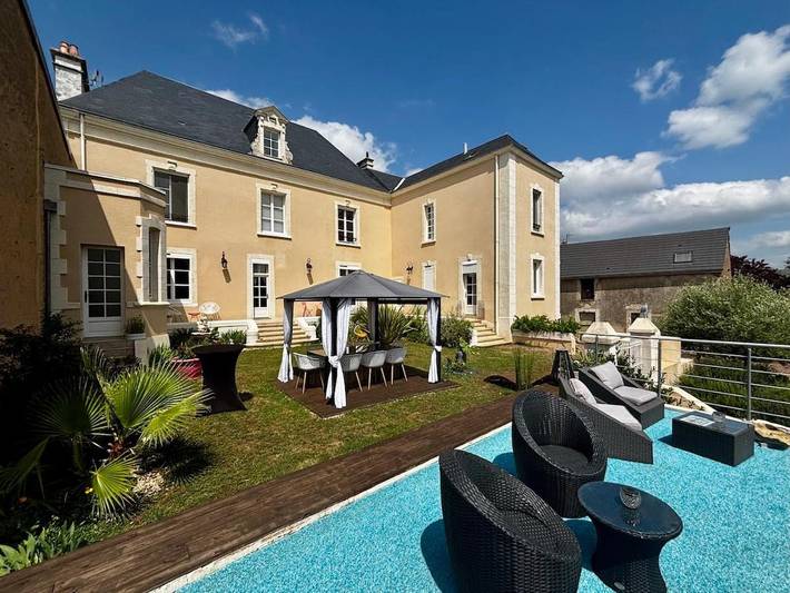 Chambre d’hôte pour 2 personnes, avec piscine ainsi que jardin et vue