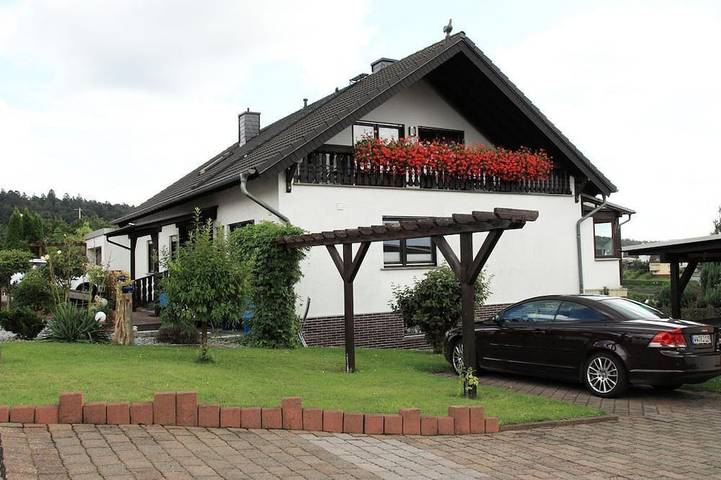 Ferienwohnung für 4 Personen, mit Balkon in Hillscheid