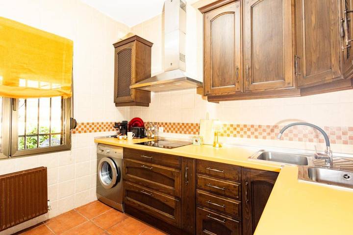 Chalet para 8 personas, con terraza además de vistas y piscina en Montes de Toledo - 2