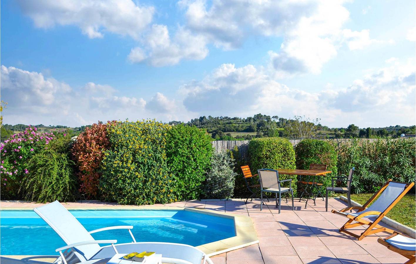 Poolside Apartment Near Saint-Pargoire in Saint-Pons-de-Mauchiens, Côte d'Améthyste