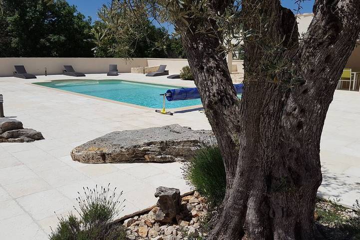 Location de vacances pour 2 personnes, avec Terrasse et Jardin à Gras