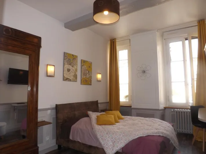 Alojamiento y desayuno para 2 personas, con terraza y vistas - 1