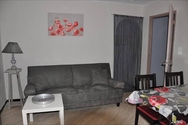Gîte pour 2 personnes, avec Terrasse ainsi que Piscine et Vue à Puyméras - 2