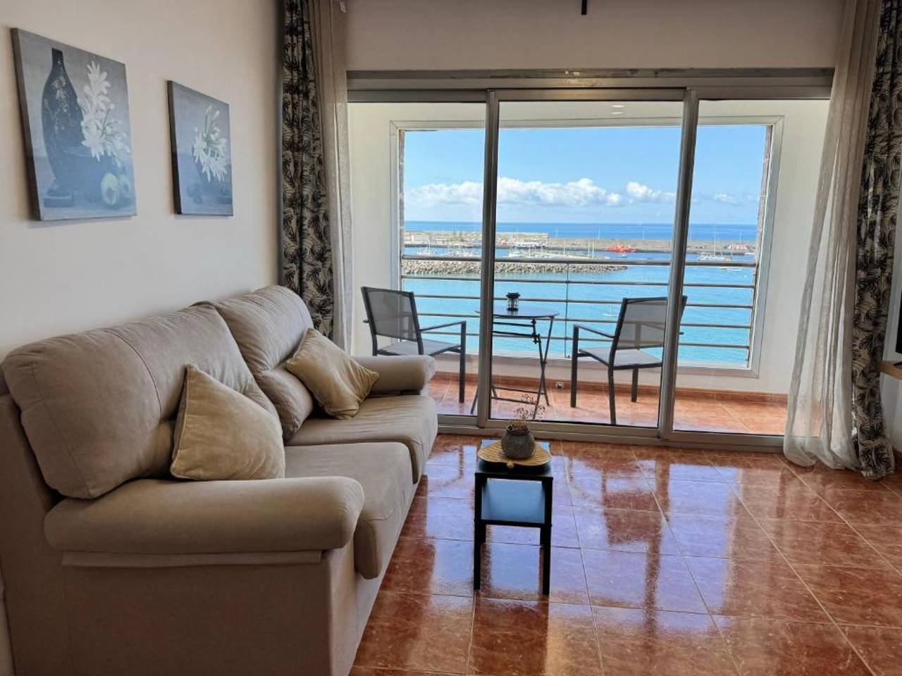 Ganze Wohnung, Ferienapartment 'La Jaca' mit Meerblick, Balkon und WLAN in Playa Marañelas, Mogán