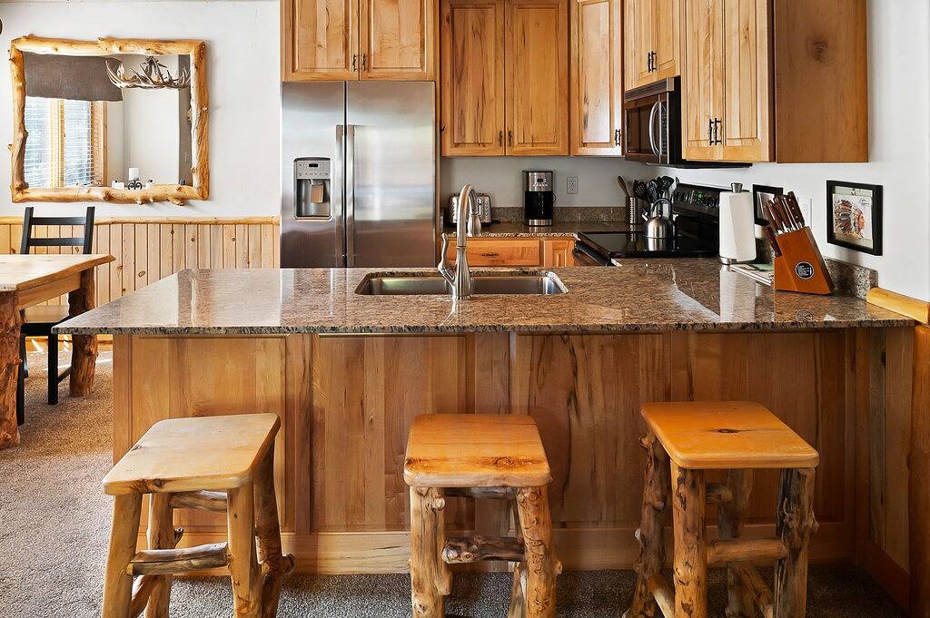 Ganze Wohnung, Modern 2 floor condo with all the amenities, close to Canyons Village, Sleeps 6 in Snyderville, Uinta Wasatch Cache National Forest
