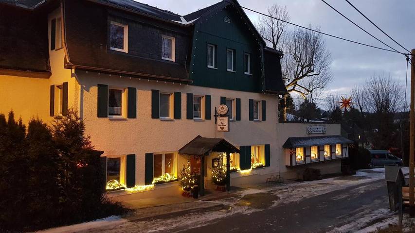 Hotel für 2 Personen, mit Terrasse und Garten sowie Ausblick in Neuhausen/Erzgebirge