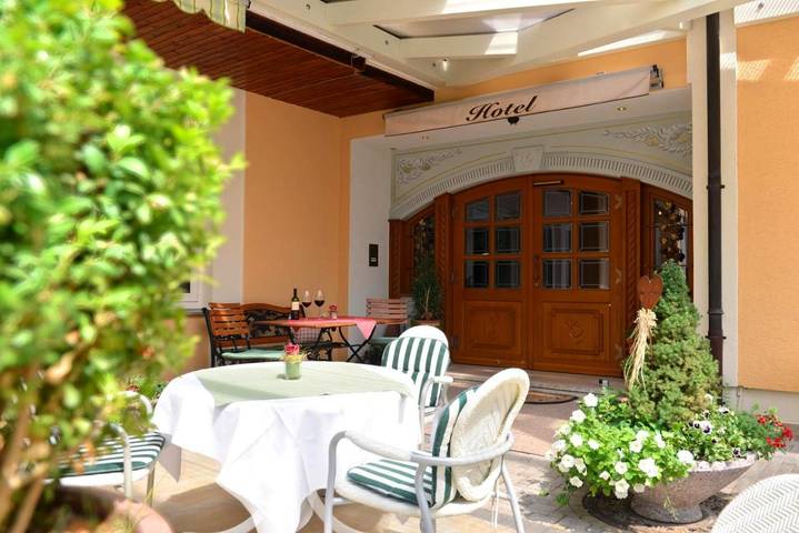 Hotel für 2 Personen, mit Terrasse und Garten sowie Ausblick in Altenkunstadt