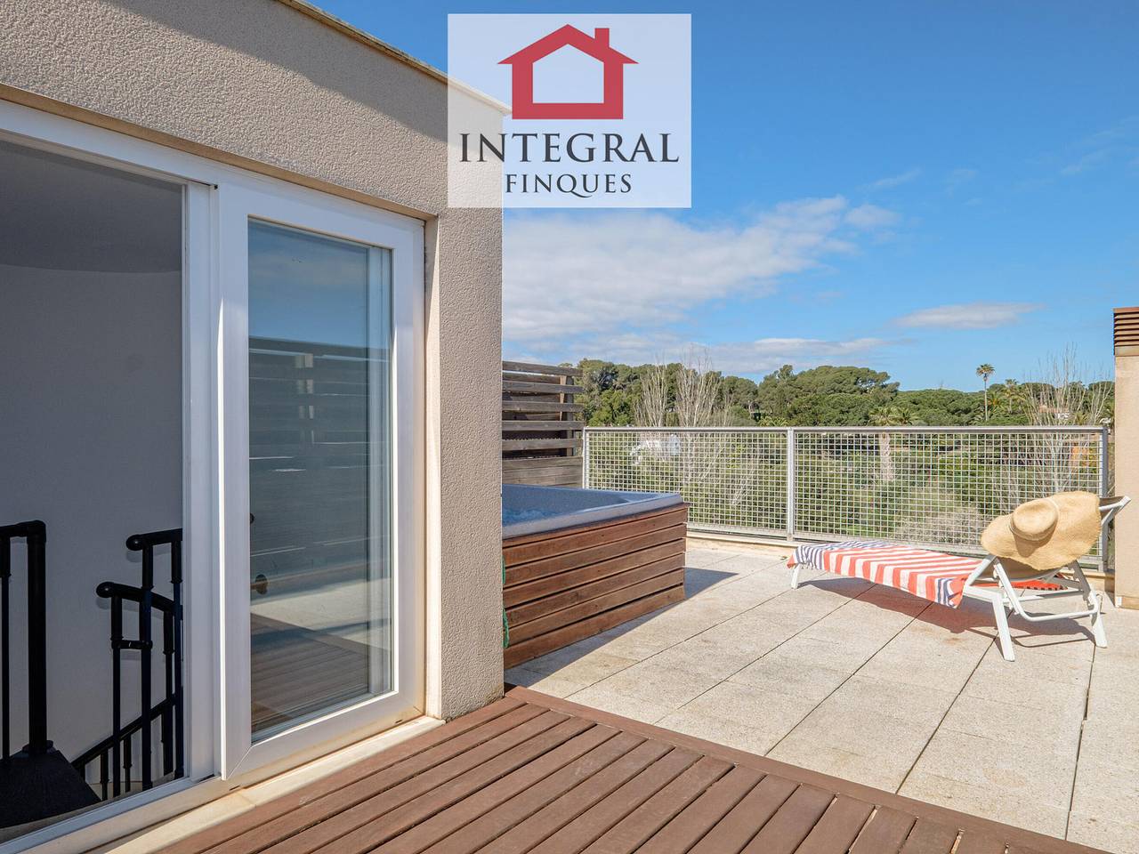 Appartement entier, Charmant triplex avec jacuzzi à Calonge in Calonge, Costa Brava