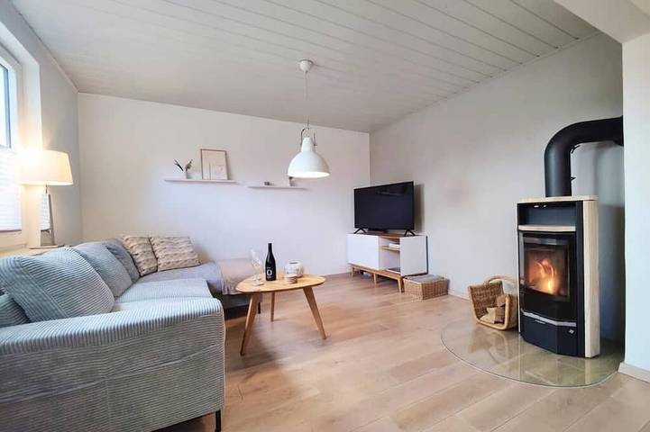 Ferienhaus für 8 Personen, mit Terrasse und Garten in Wesselburen