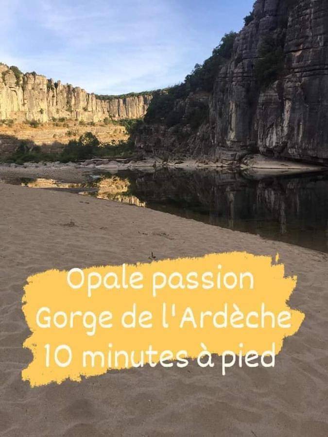 Chambres d'hôtes 25 M2 privé , parking , jardin, piscine, spa, barbecue Ruoms in Ruoms, Ardèche