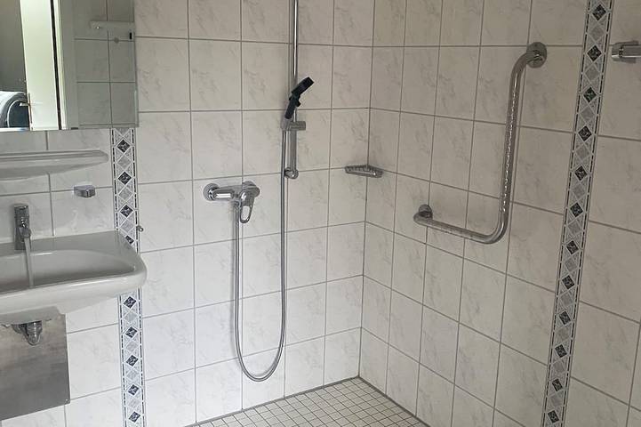 Ganze Wohnung, Schöne große Wohnung mit Garten und Terrasse/ eigener Eingang in Bad Oeynhausen, Wiehengebirge