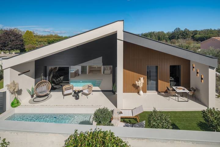 Ferienhaus für 2 Personen, mit Garten und Terrasse sowie Pool