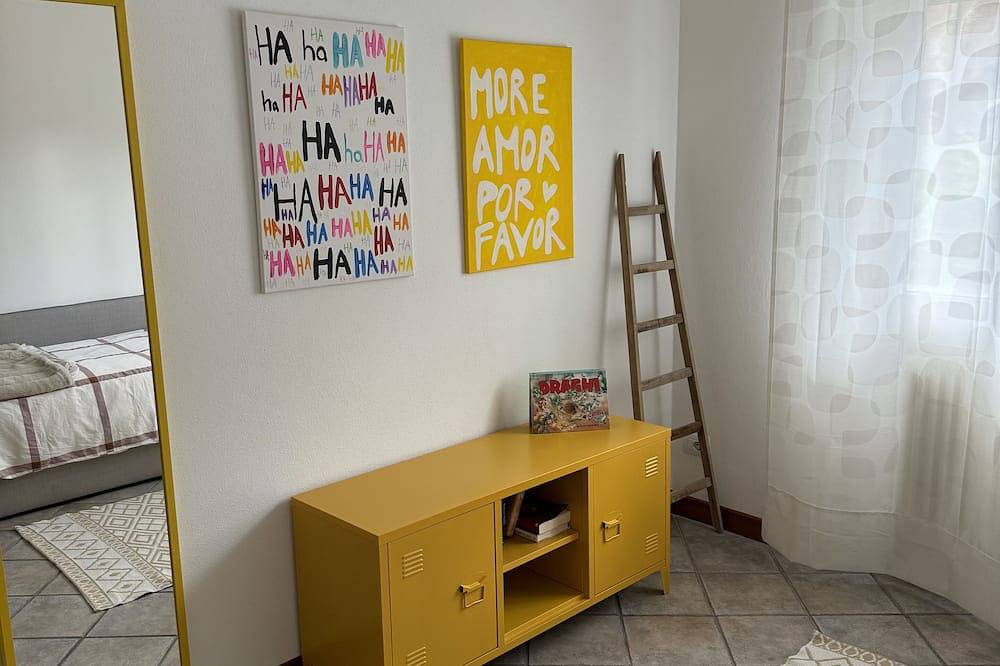 Geheel appartement, Maddy'S House Spacious apartment furnished with care and originality  in Mandello del Lario, Comomeer