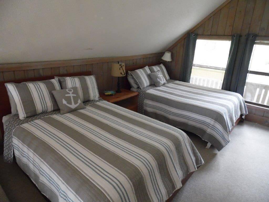 Ganze Wohnung, Schöne, malerische Keowee Key Wohnung mit Blick auf den Golfplatz! in Lake Keowee