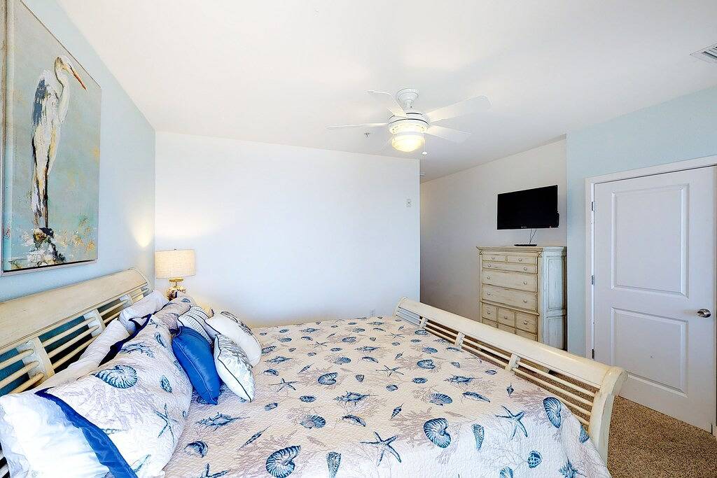 Ganze Wohnung, Oceanfront, 2-story penthouse with 3 balconies, 3 pools & 2 gyms in Virginia Beach