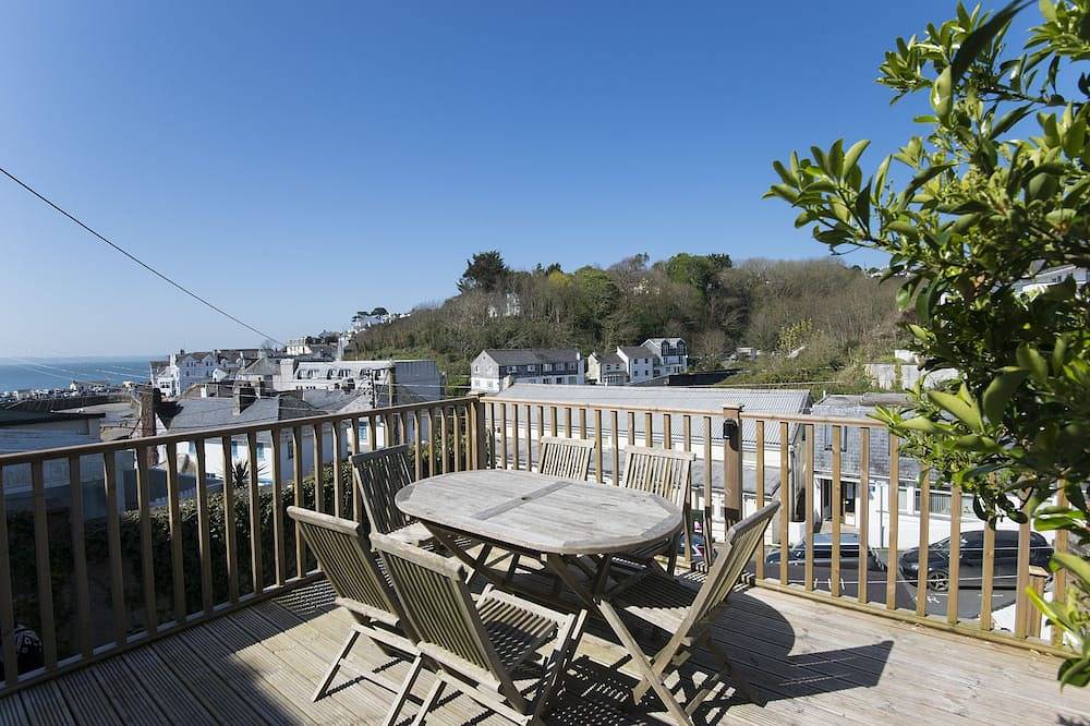 Alte Fischerhütte mit Sonnenterrasse mit Meerblick der Hafen St. Mawes in St Mawes, Cornwall