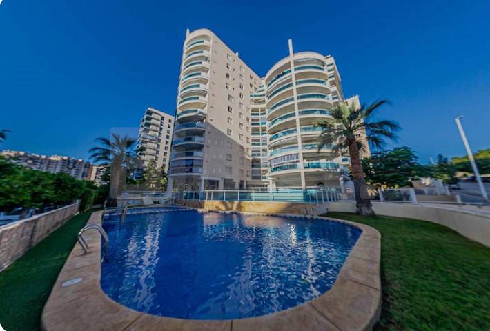 Apartamento de vacaciones para 6 personas, con piscina para niños y jacuzzi además de jardín y piscina - 1