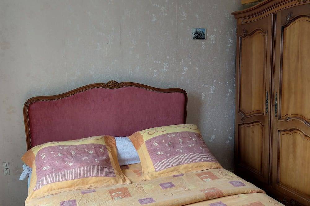 Belle chambre agréable à vivre proche commerce in Romilly-sur-Seine, Aube