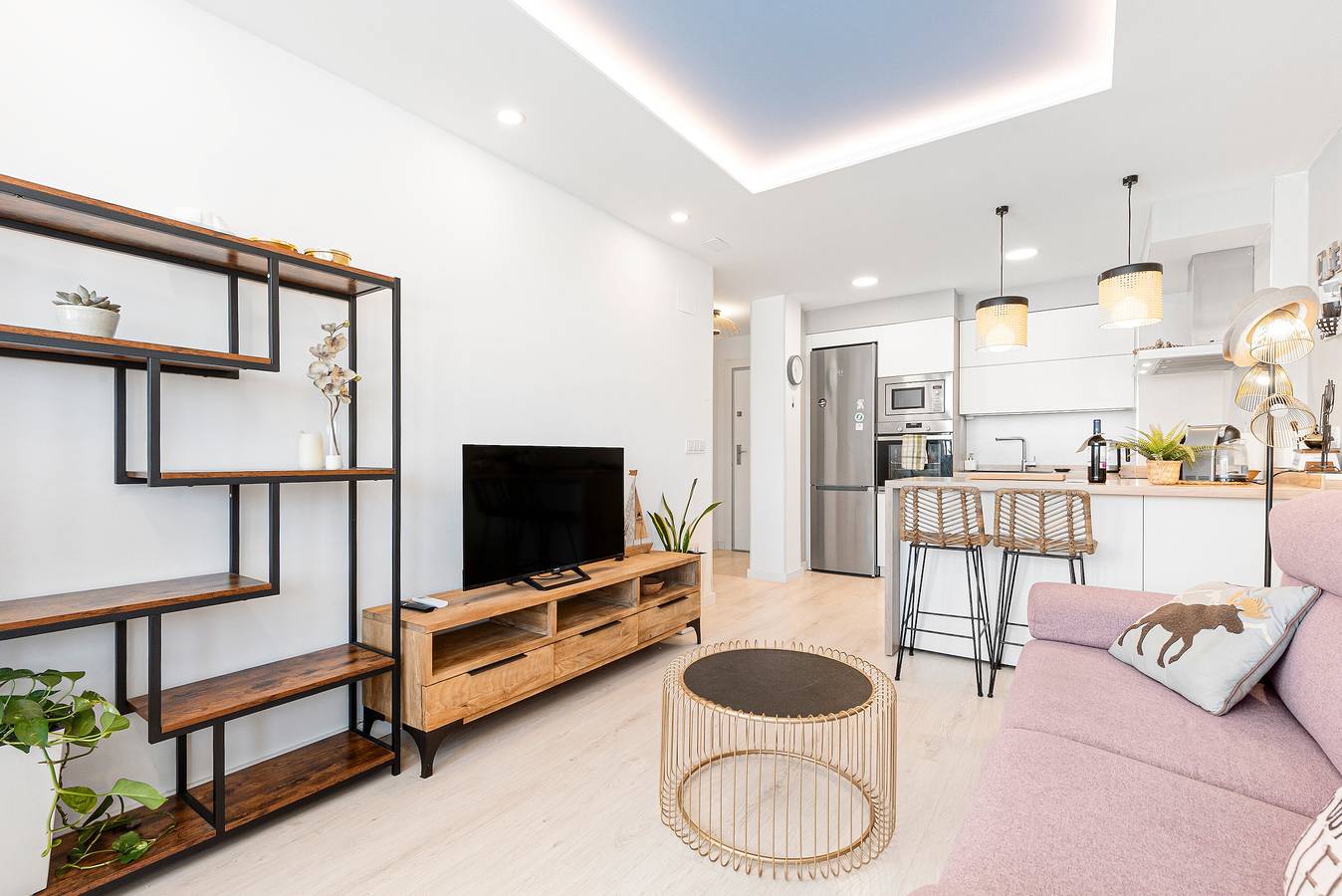Entire apartment, Apartment 'Plazamar' with Shared Pool, Wi-Fi and Air Conditioning in Playa de Torre del Mar, Torre del Mar