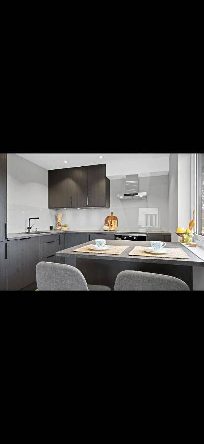 Ferienwohnung für 7 Personen, mit Terrasse und Garten in Leknes