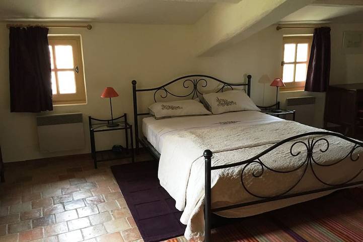 Location de vacances pour 10 personnes, avec jardin, animaux acceptés à Saint-Martin-de-Castillon - 2