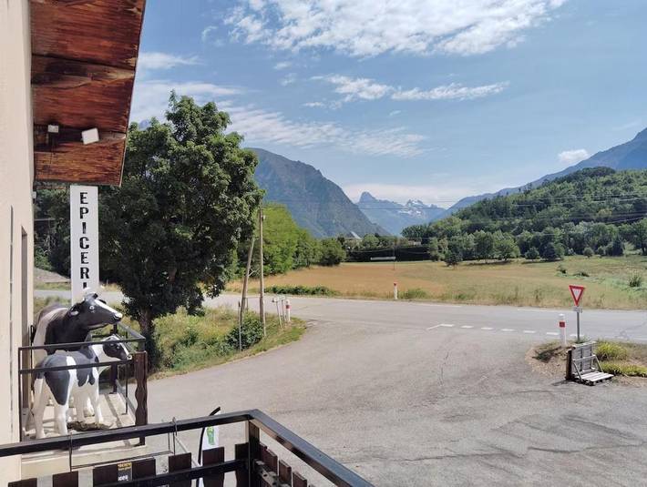 Gîte pour 2 personnes, avec vue et jardin dans Chauffayer - 2