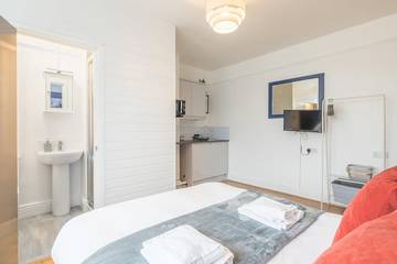 Apartment for 3 Guests in Cambridge, Cambridgeshire, Picture 2