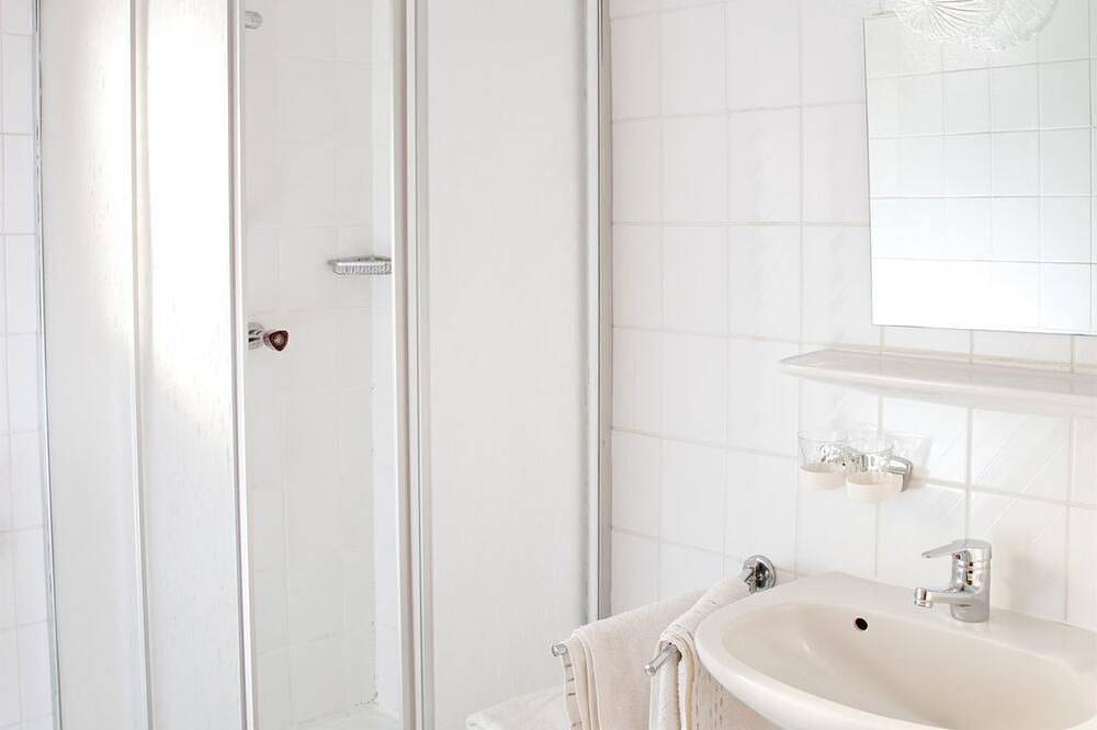 Ganze Wohnung, Doppelzimmer - ab 7 Nächte - Gästehaus Gigler in Bad Waltersdorf, Steirerland