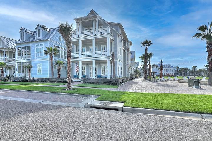 Vacation house for 14 people, with pool and balcony in Mustang Island