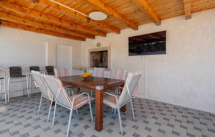 Charmante 115 m² große Wohnung mit Pool, Terrasse und WLAN in Dubrovnik-Neretva