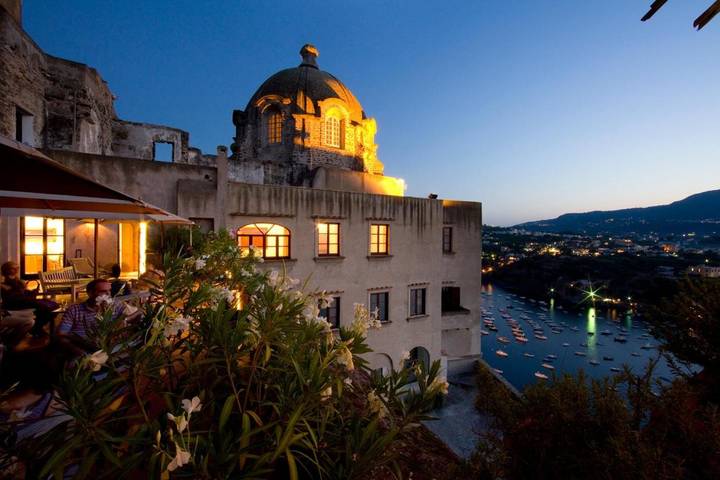 Hotel für 2 Personen, mit Ausblick und Garten in Ischia Stadt