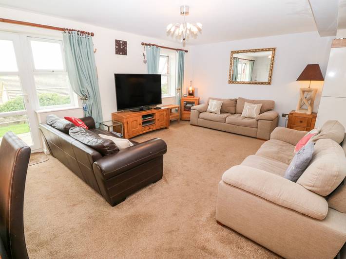 Cottage for 6 people, with garden, with pets in Benllech