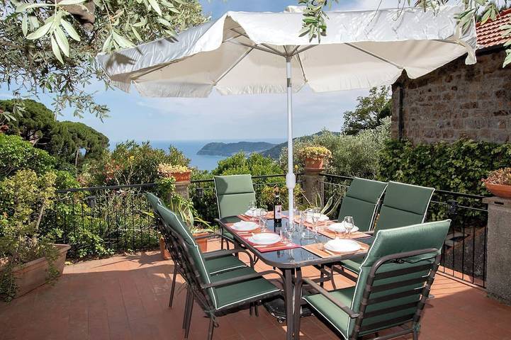 Agriturismo per 6 persone, con balcone in Alassio