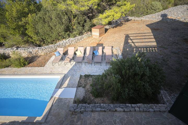 Villa pour 8 personnes, avec terrasse ainsi que balcon/terrasse et piscine à Stari Grad - 3
