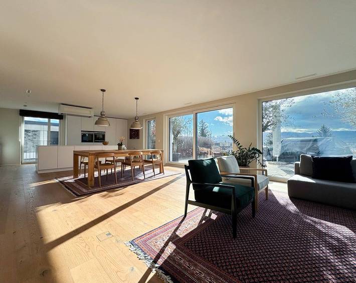 Ferienwohnung für 8 Personen, mit Ausblick und Seeblick sowie Balkon/Terrasse - 1