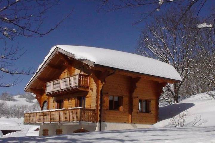 Chalet pour 10 personnes, avec balcon et jardin, animaux acceptés à Bernex