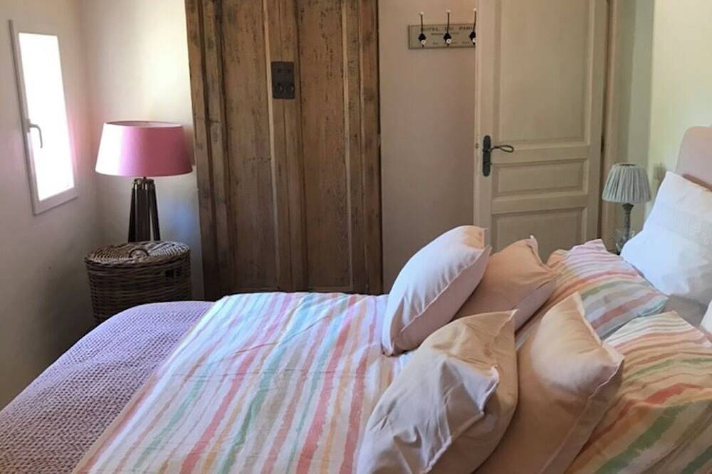 Enjoy nature in an enchanting and fantastic setting in Cucuron in Cucuron, Parc naturel régional du Luberon